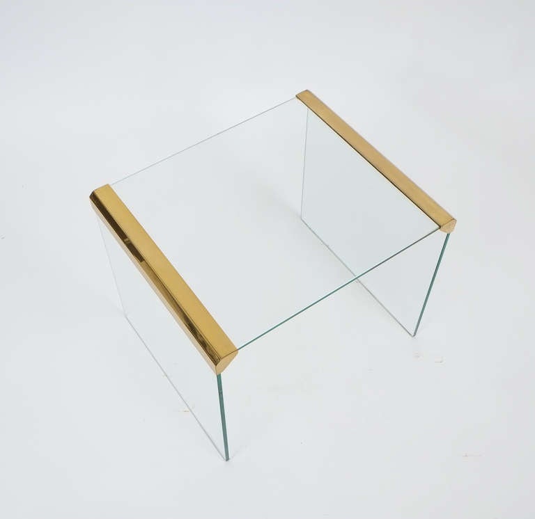 Hollywood Regency Italian Clear Glass Side Table By Pierangelo Galotti for Galotti & Radice For Sale