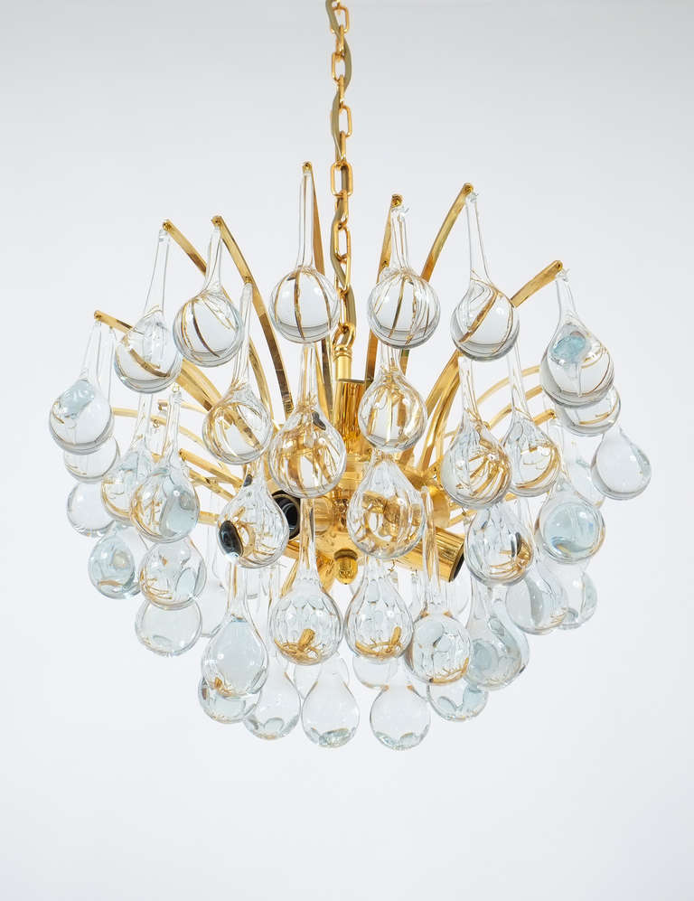 Delicate Murano Glass Tear Drop Chandelier In Excellent Condition In Vienna, AT