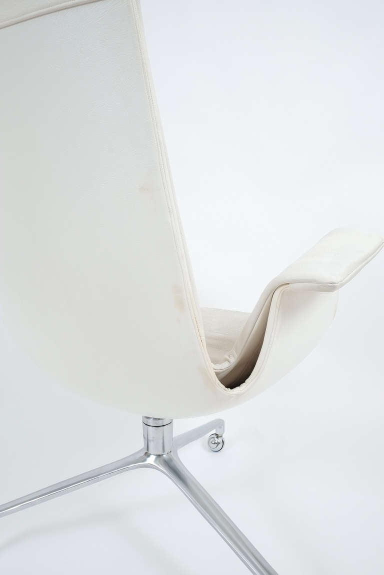 White High Back Tulip Chair by Preben Fabricius and Jørgen Kastholm 1