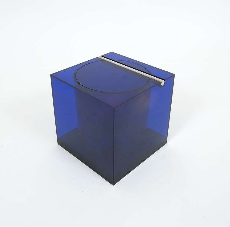 Late 20th Century Rare Blue Lucite Ice Bucket By Cini & Nils Milano