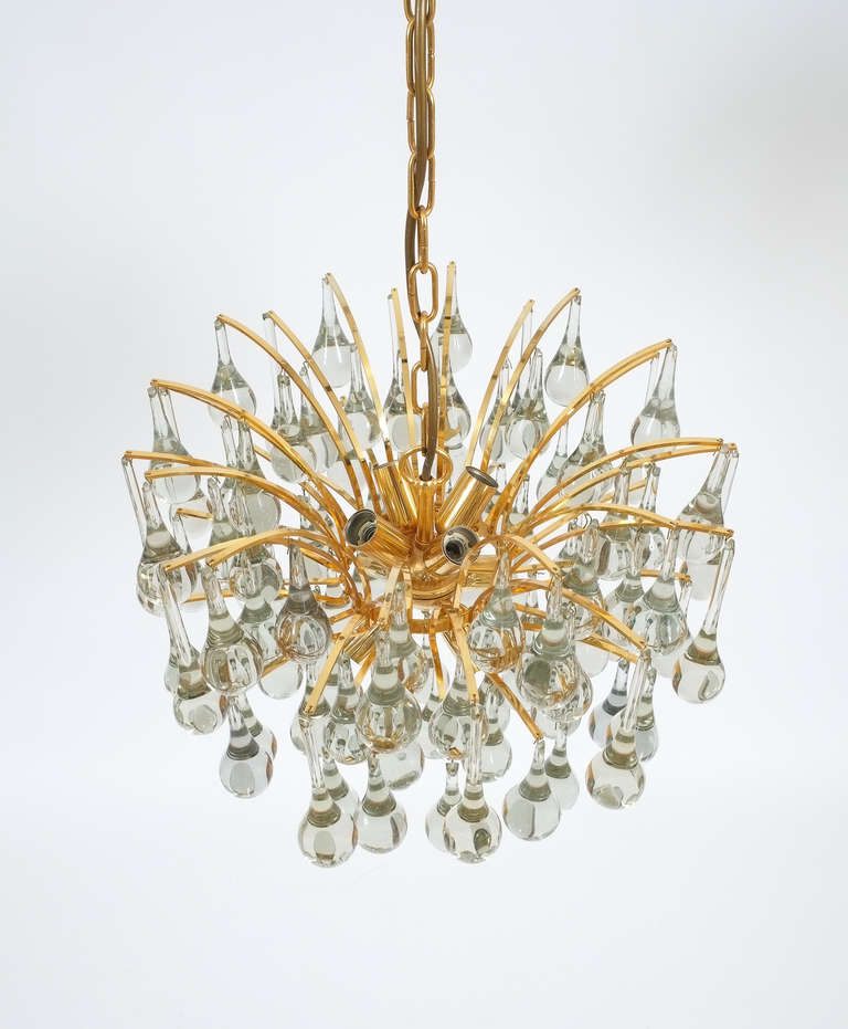 Delicate Murano Glass and gilded Brass Tear Drop Chandelier, 1970 For Sale 1