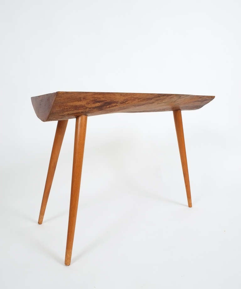 Walnut Wood End Table in the Style of George Nakashima, 1950 In Good Condition In Vienna, AT