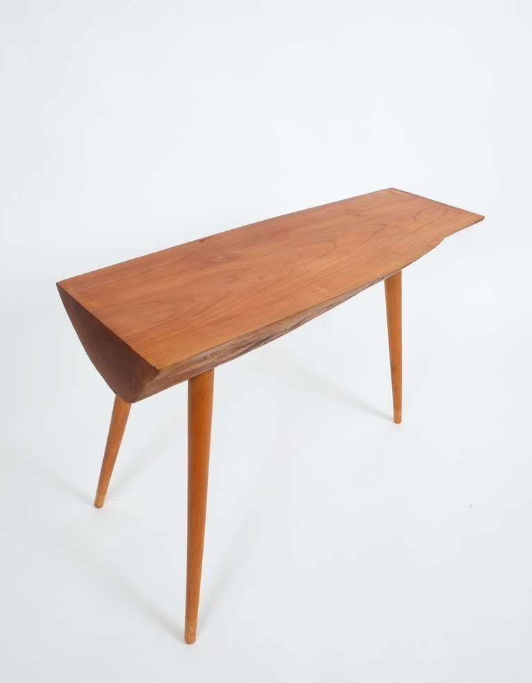 Mid-20th Century Walnut Wood End Table in the Style of George Nakashima, 1950