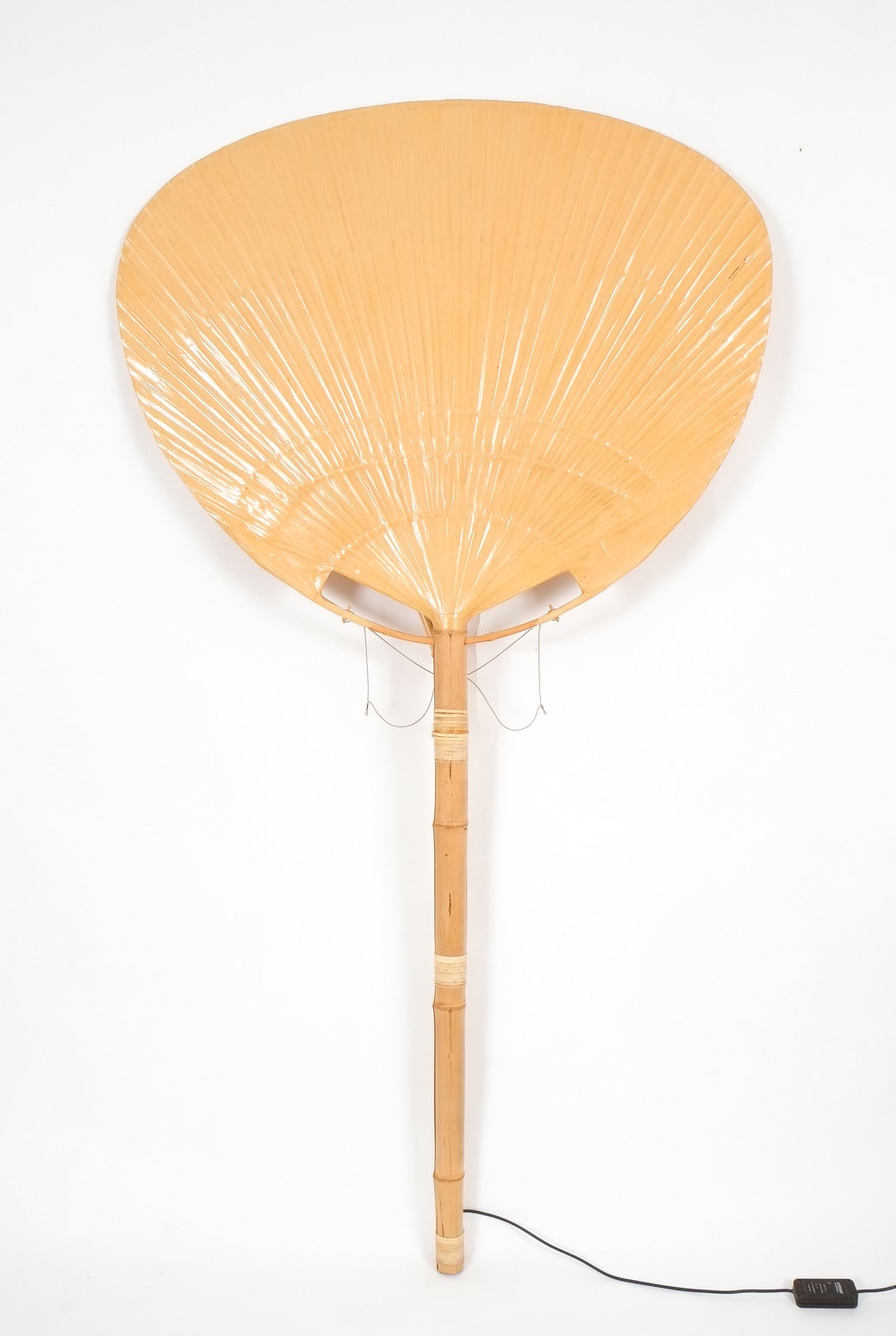 Important Floor Lamp by Ingo Maurer from 1977. Measuring 84
