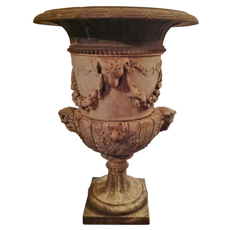 Early 19th Century Vase in White Carrara Marble For Sale at 1stDibs