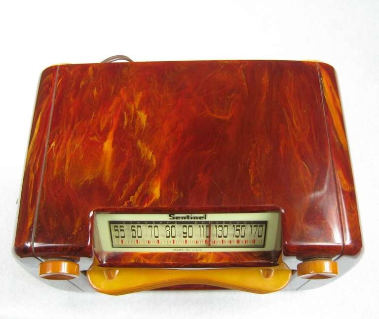 This radio is one of the best Marbleized Sentinel 284 Wavy Grill I have ever owned.

The radio is ORIGINAL and in excellent condition, No Cracks, No Chips, No breaks, NO repairs and No spray paint.

Feel Free to Call 201-410-0025 or Email
