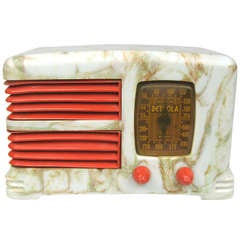1938 Detrola Art Deco Bakelite Plaskon Radio - Coccinelle avec garniture rouge