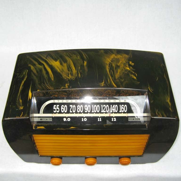 1945 Stewart Warner 62T36 Black Yellow Catalin Bakelite Radio.

The radio is ORIGINAL and in excellent condition, No Cracks, No Chips, No breaks, NO repairs and No spray paint.

Feel Free to Call 201-410-0025 or Email catalincraze@gmail.com for