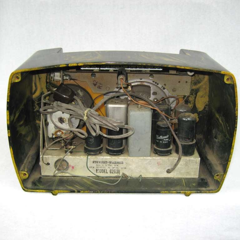 American 1945 Stewart Warner 62T36 Black Yellow Catalin Bakelite Radio