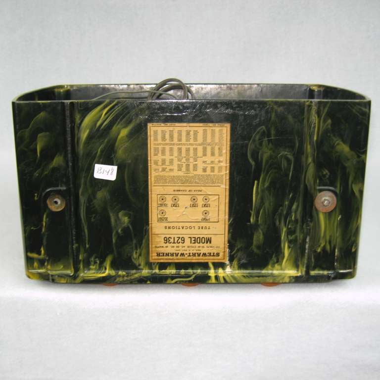 1945 Stewart Warner 62T36 Black Yellow Catalin Bakelite Radio In Excellent Condition In Wallkill, NY