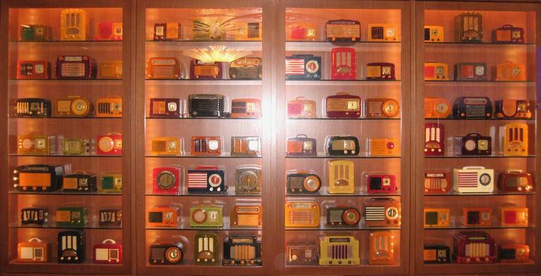 Major Collection of 120+ Catalin & Bakelite Radio from 1930's & 1940's
You will not see a collection like this FOR SALE again, all but 2 have NO DAMAGE, and All the Radios are Original, NO RE-PRO Parts and NO REPAIRS or Spray Paint of any