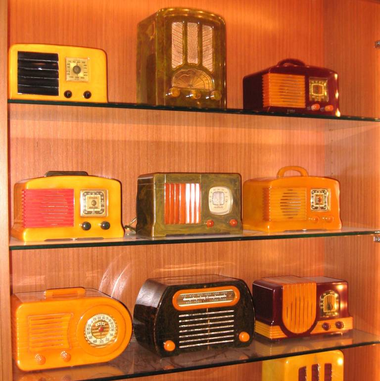 Major Collection of 120+ Catalin & Bakelite Radios from 1930s and 1940s For Sale 1