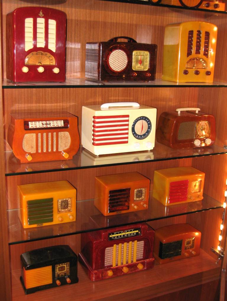 Major Collection of 120+ Catalin & Bakelite Radios from 1930s and 1940s For Sale 2