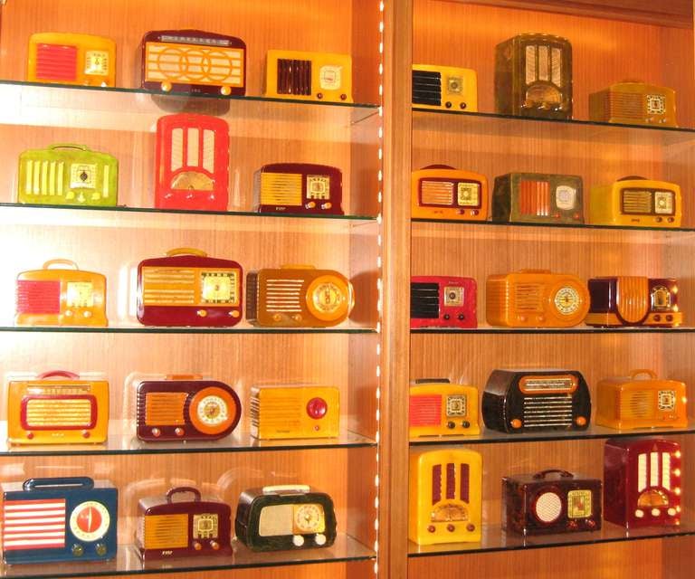Große Sammlung von 140+ Catalin & Bakelit-Radios aus den 1930er & 1940er Jahren (amerikanisch)