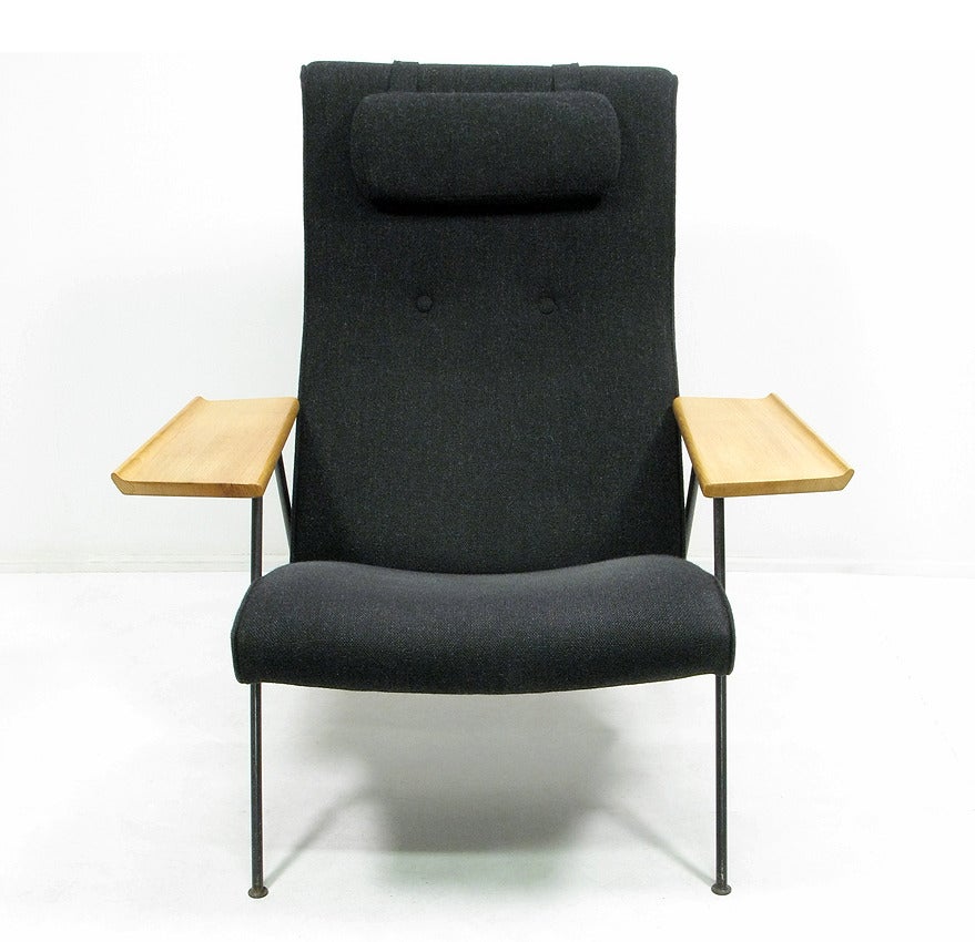 robin day reclining chair