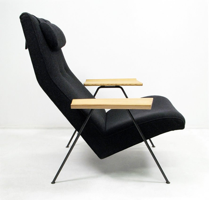 Mid-Century Modern Modernist Reclining Chair by Robin Day