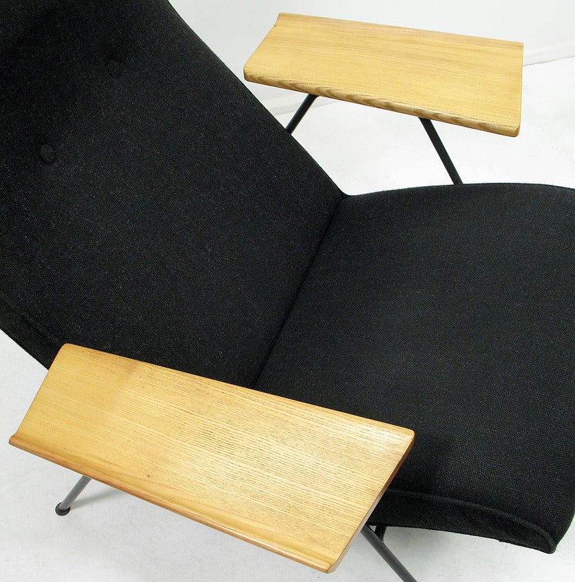 Mid-20th Century Modernist Reclining Chair by Robin Day