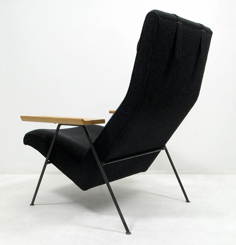 Beech Modernist Reclining Chair by Robin Day
