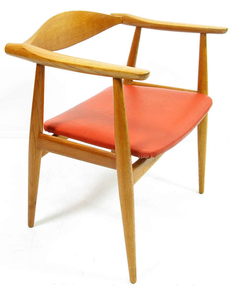 W 61cm, H 72cm, D 47cm
Seat height: 45cm

A 1960s 