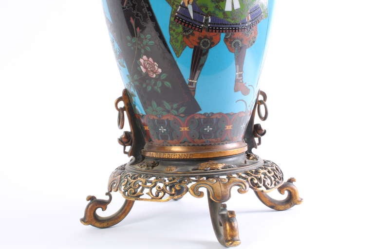 A pair of cloisonné oil lamps, Barbedienne mounted circa 1880 In Good Condition For Sale In Amsterdam, Noord Holland