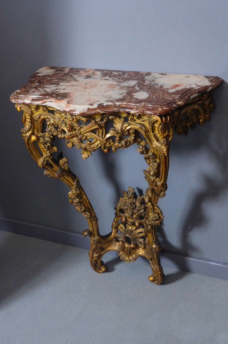 A French Transition Giltwood Console Table, Circa 1765 In Good Condition For Sale In Amsterdam, Noord Holland