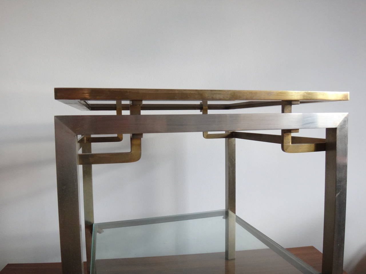 Maison Jansen brass and stainless steel table - France 1970's - Ipso Facto In Good Condition For Sale In New York, NY