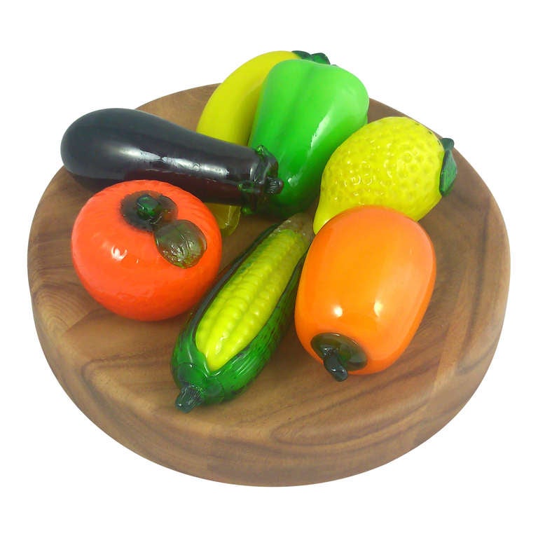 le diamètre de la plaque de bois est de 35 cm
L'aubergine mesure 16 cm de haut
Le citron a une hauteur de 12 cm
veuillez nous demander d'autres dimensions.  Article actuellement situé en France