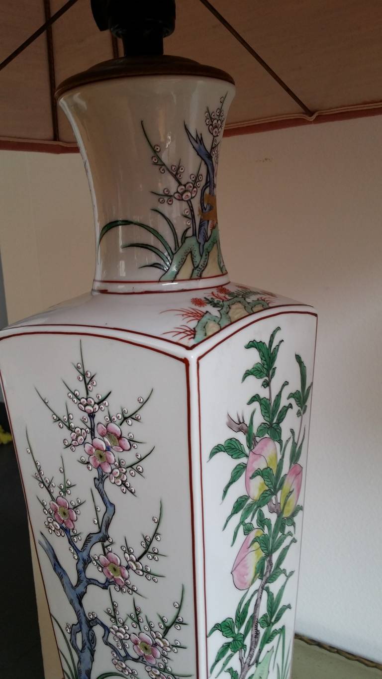 hand painted porcelain with floral decor representing peaches and sakura
European socket and wiring.item is currently located in Paris France