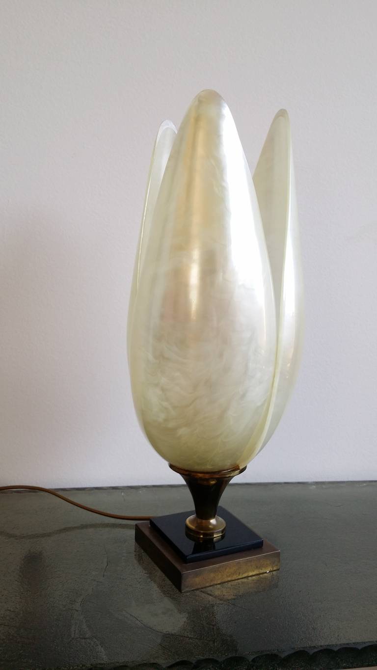 Canadian Rougier table lamp - iridescent lucite and brass - Canada 1970's - Ipso Facto
