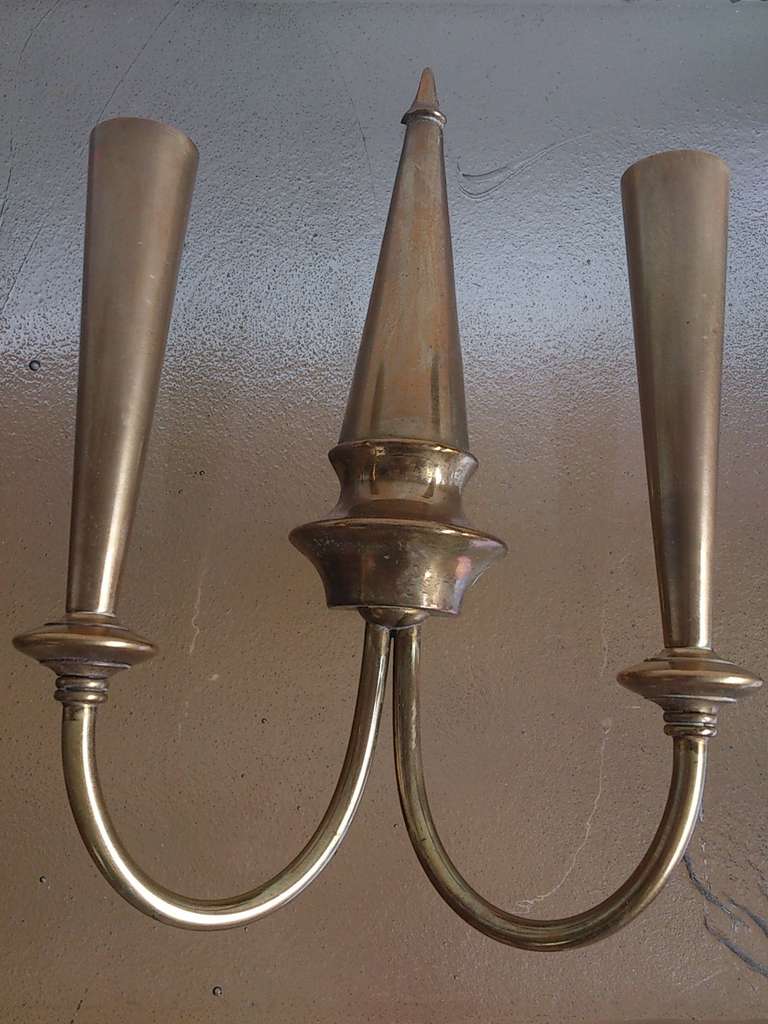 Pair of Elegant Italian Brass Sconces, 1950s In Good Condition In New York, NY