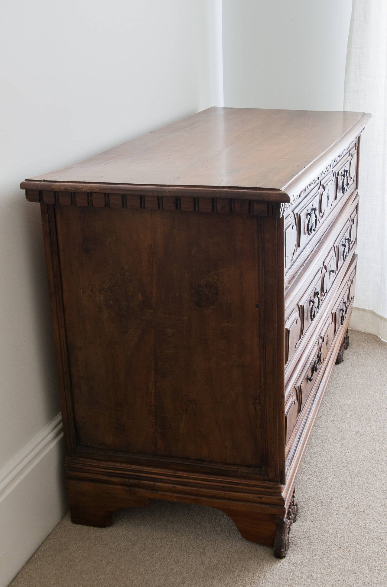 19th Century Italian Antique Carved Chest of Drawers For Sale
