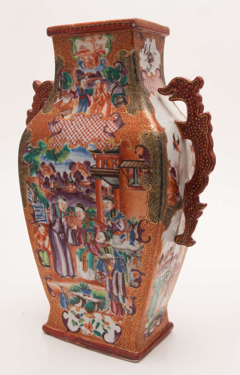 18th Century Chinese Export Rouge-De-Fer Mandarin Porcelain Garniture Set Vases In Good Condition For Sale In Nashville, TN