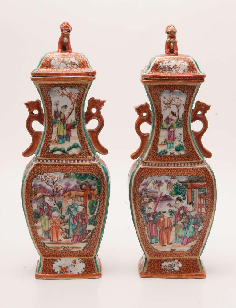 18th Century and Earlier 18th Century Chinese Export Rouge-De-Fer Mandarin Porcelain Garniture Set Vases For Sale