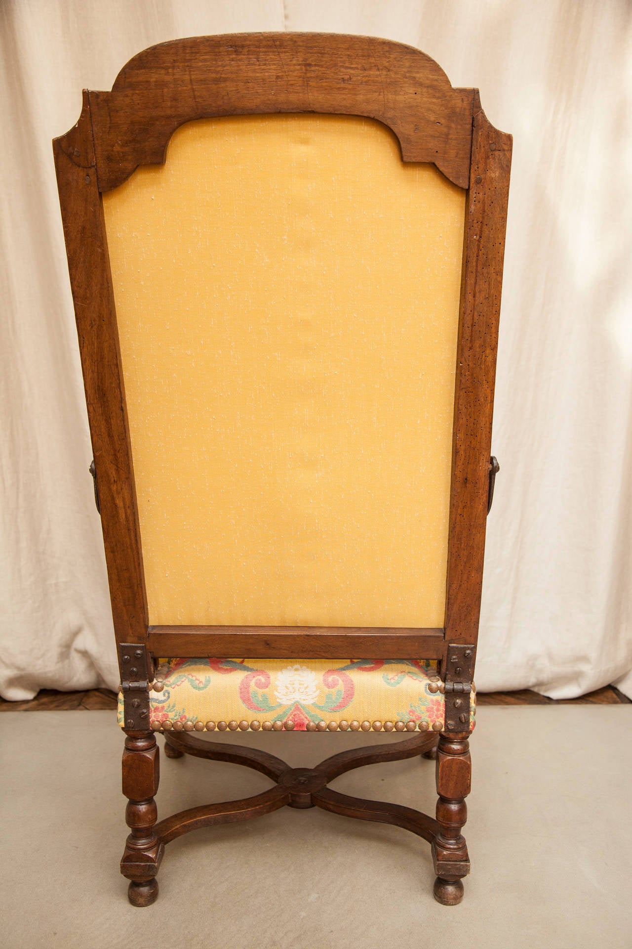 18th Century Walnut Fauteuil Malade Reclining Armchair For Sale 2