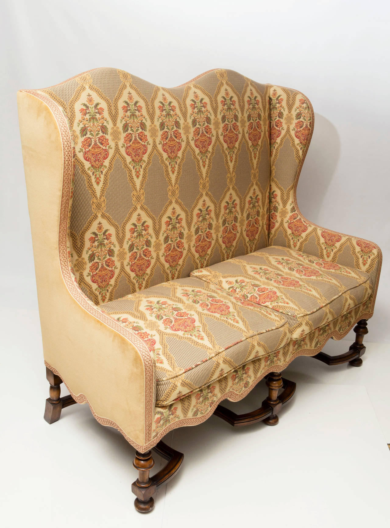 19th Century English Settee For Sale at 1stdibs