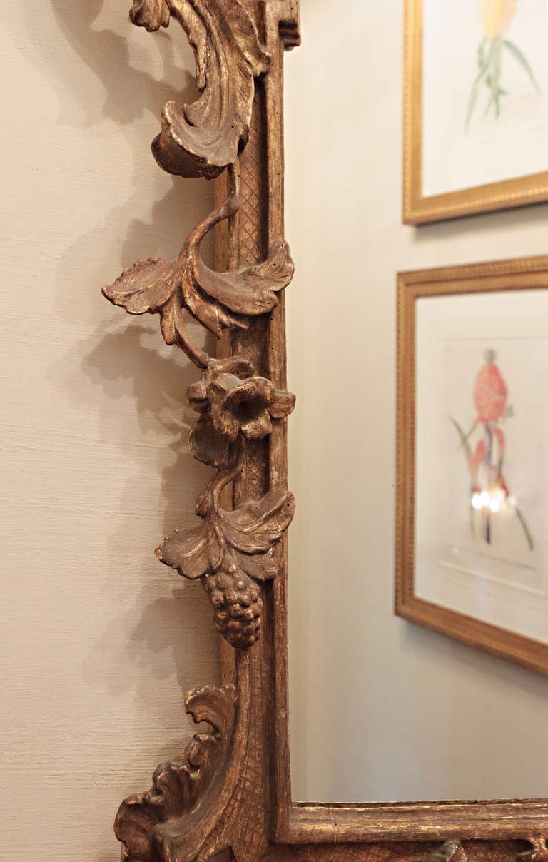 18th Century Italian Gilt Carved Wood Mirror In Excellent Condition For Sale In Nashville, TN