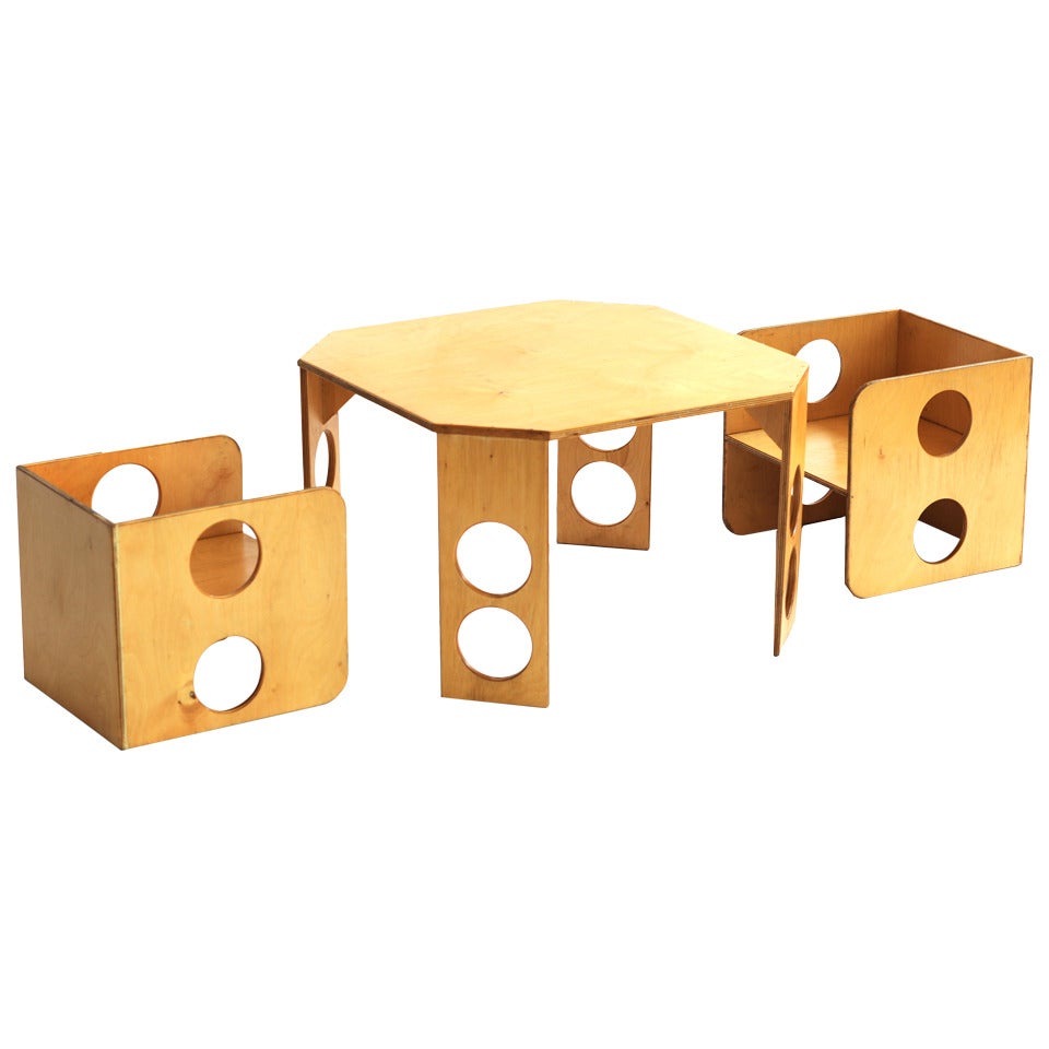 Circle Cut-Out Table and Chairs For Sale