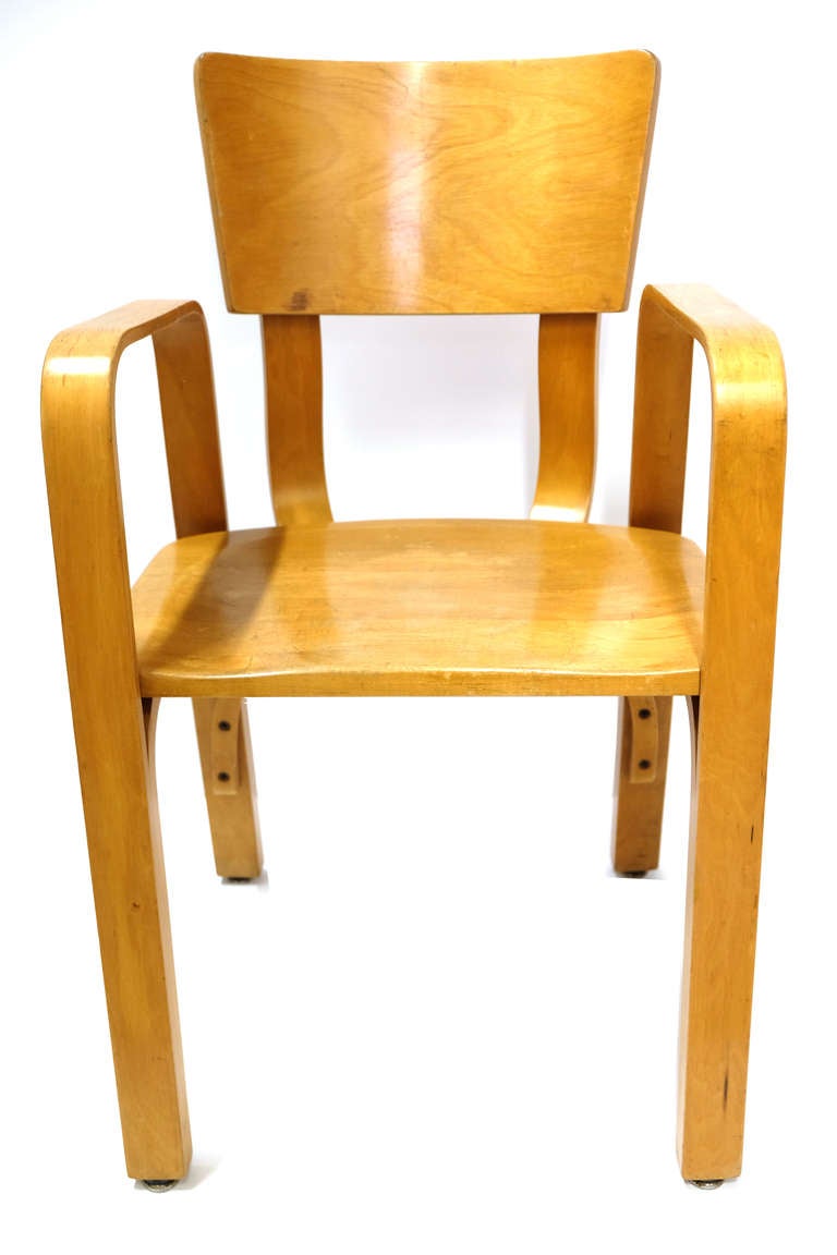 Thonet Bentwood Chair, 1940s

Thonet
Bent Plywood
Germany, 1940s
H 30 in, W 17 in, D 16 in (seat H 16.25 in)

Previously priced as set of four, now listed individually
