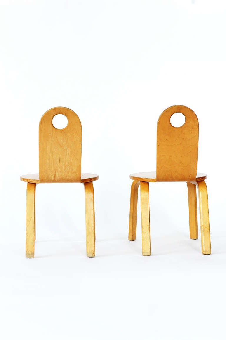 Circle Cut-Out Thonet Children's Chairs In Good Condition For Sale In New York, NY