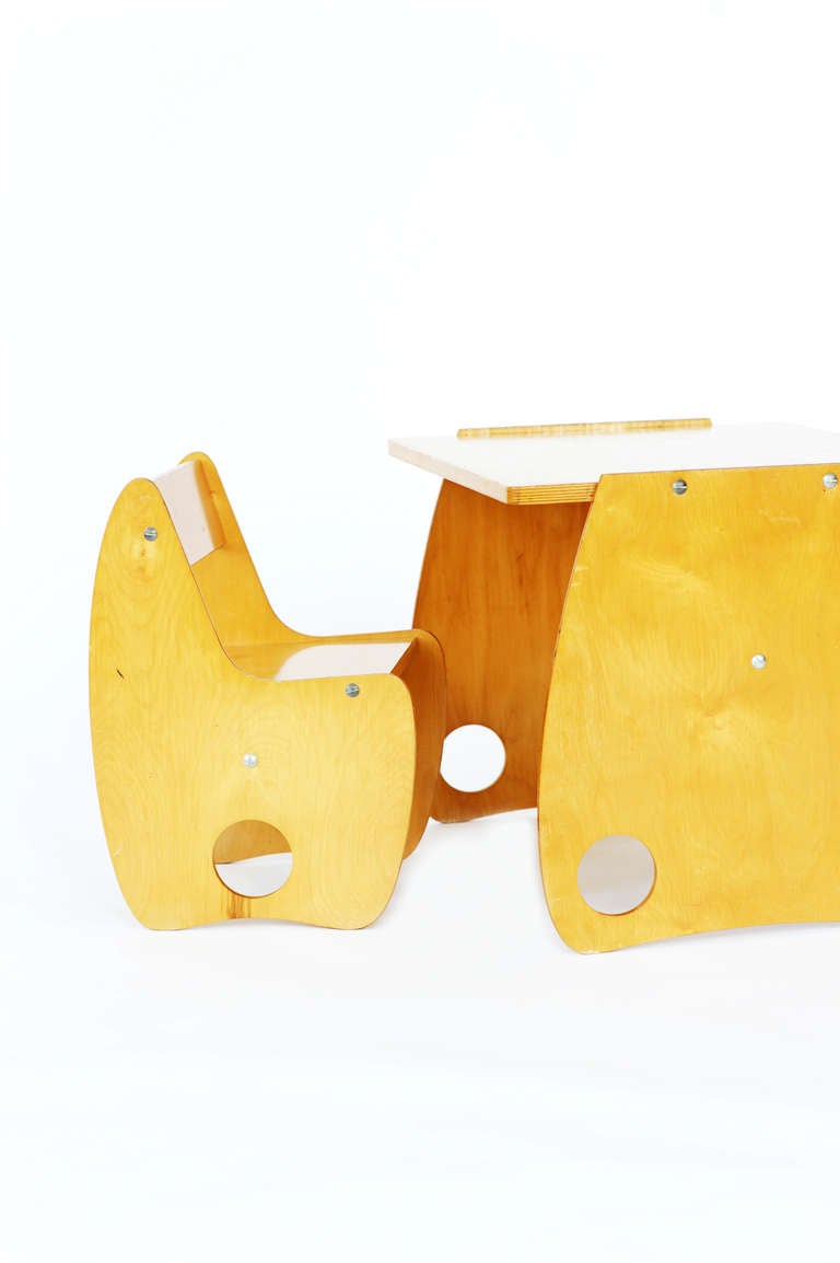 childs desk