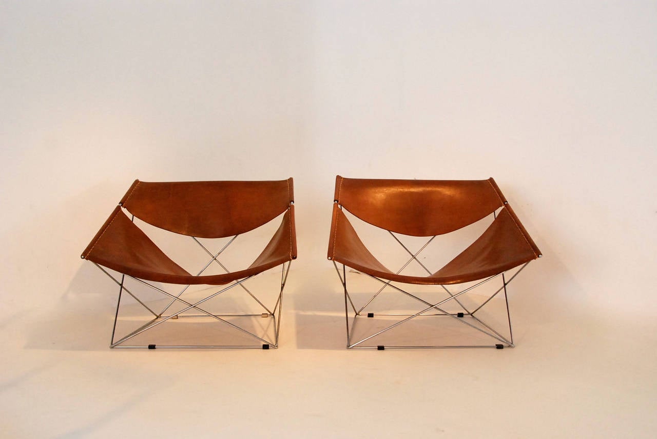 Very nice pair of chairs designed by French top designer Pierre Paulin for Artifort in 1963. This chair, type F675 is better known as the 