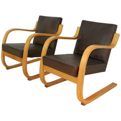 Pair of Lounge Chairs 34/402 by Alvar Aalto