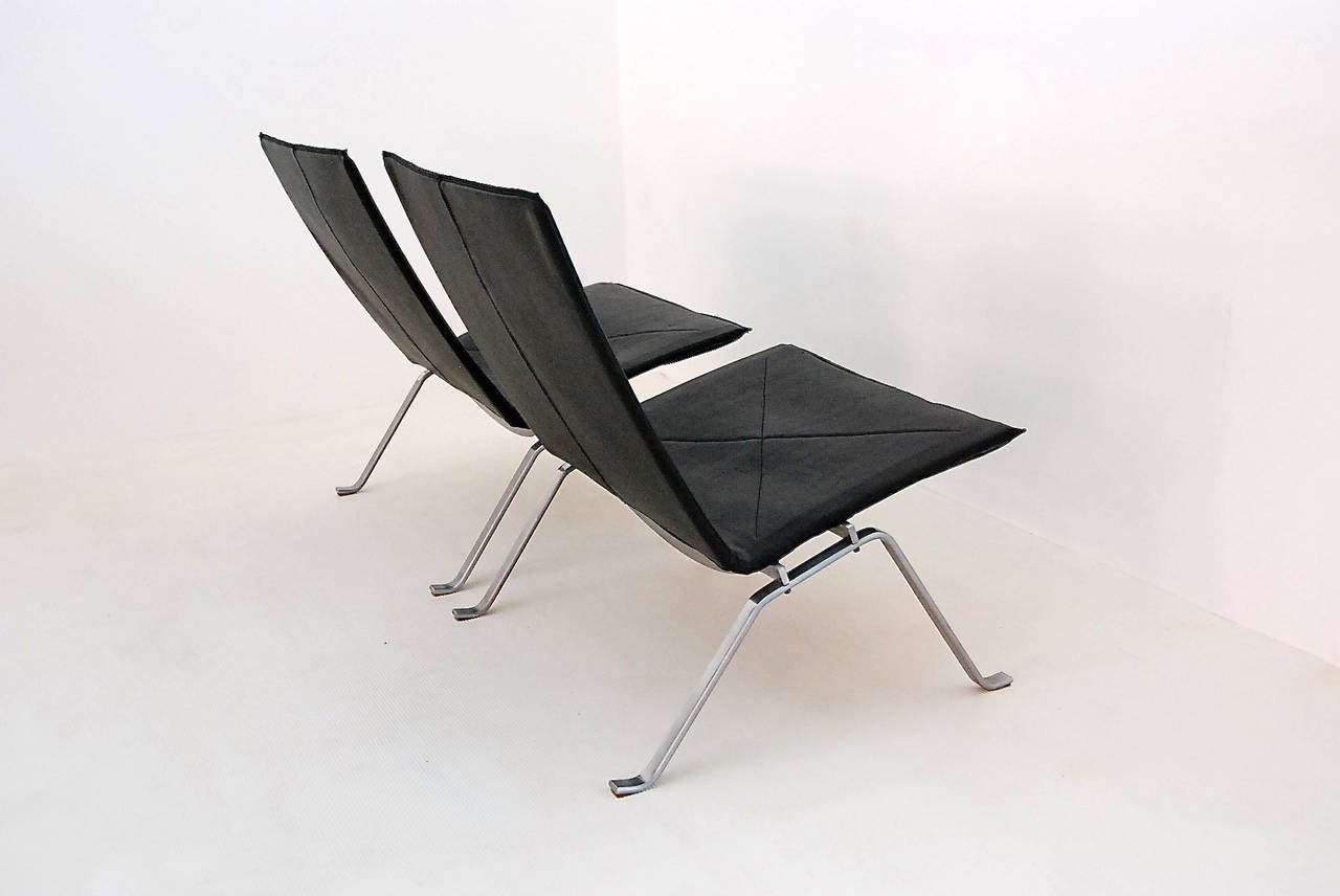 Pair of Poul kjaerholm PK22 Lounge Chairs In Excellent Condition In Antwerp, BE