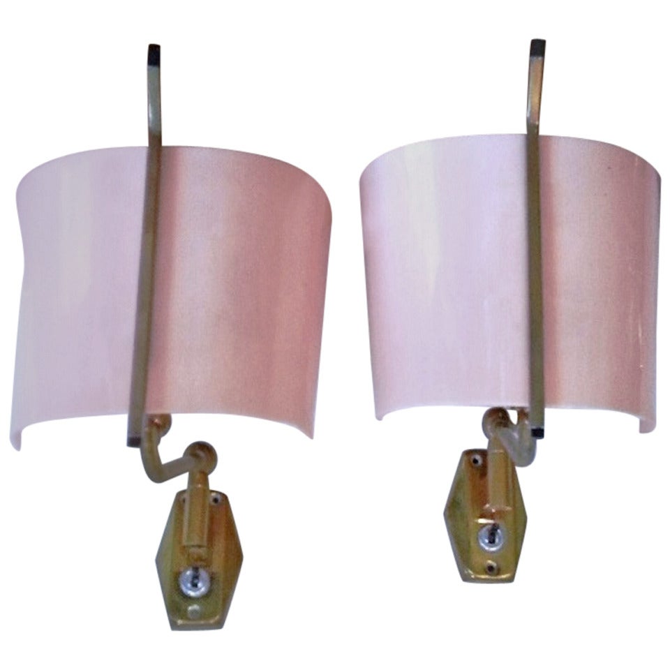 Pair of Stilnovo Articulating Brass & Pink Perspex Wall Lights For Sale