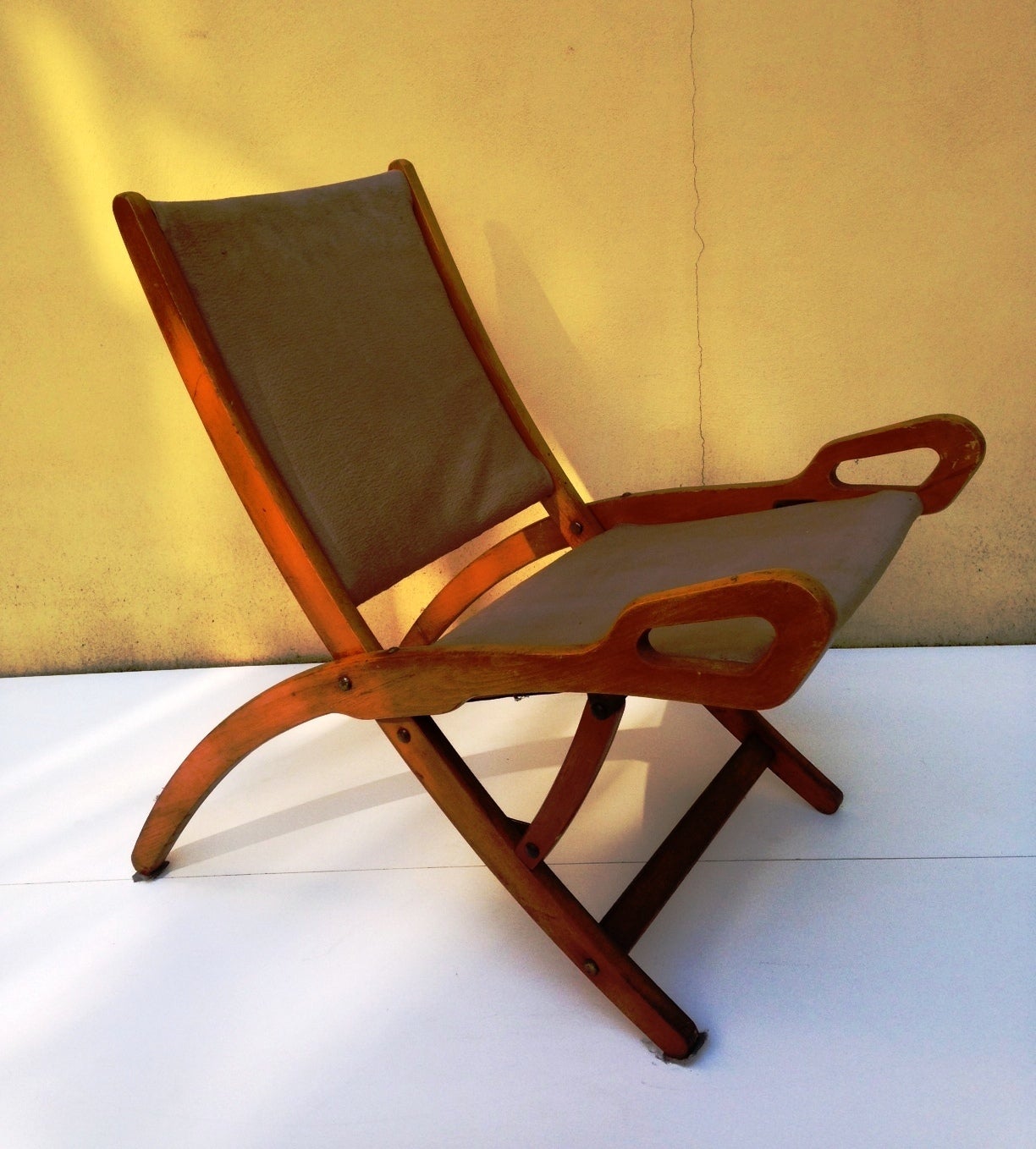 Gio Ponti folding chair, designed in 1958 for Fratelli Reguitti.
Original conditions.