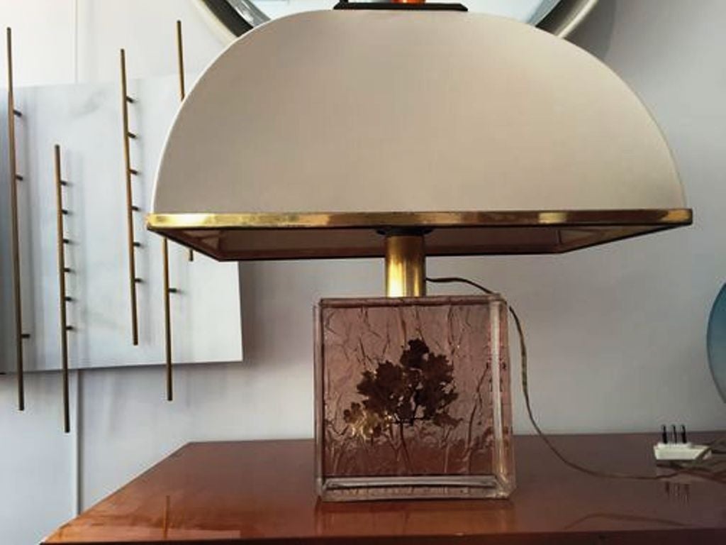 1970s French Solid Lucite Lamp Base with Inclusion For Sale 3