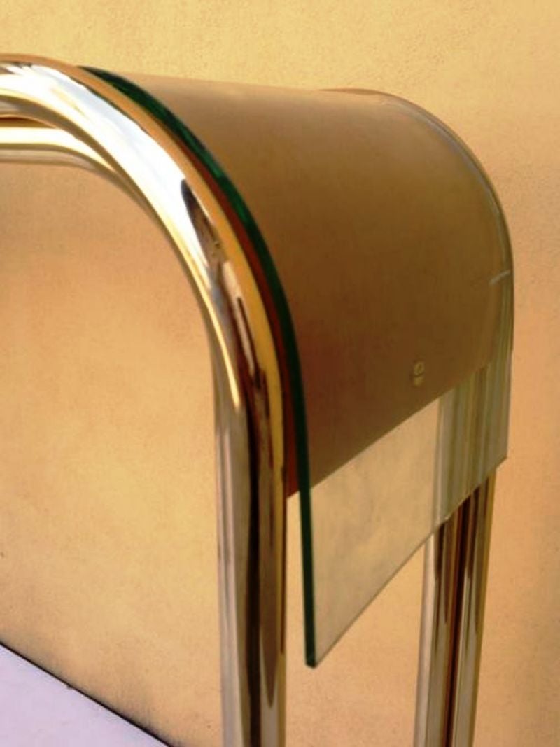 1970s Sleek Italian Console Table In Excellent Condition For Sale In London, GB