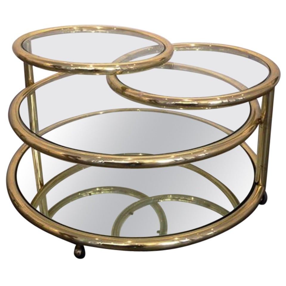 1970s Elegant and Large Round Coffee Table