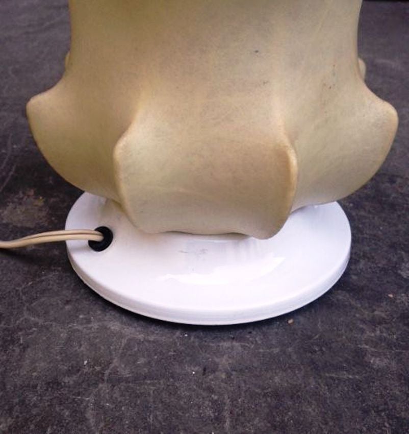 Rare pair of small lamp in cocoon ,   ideal for bed side tables.
The 