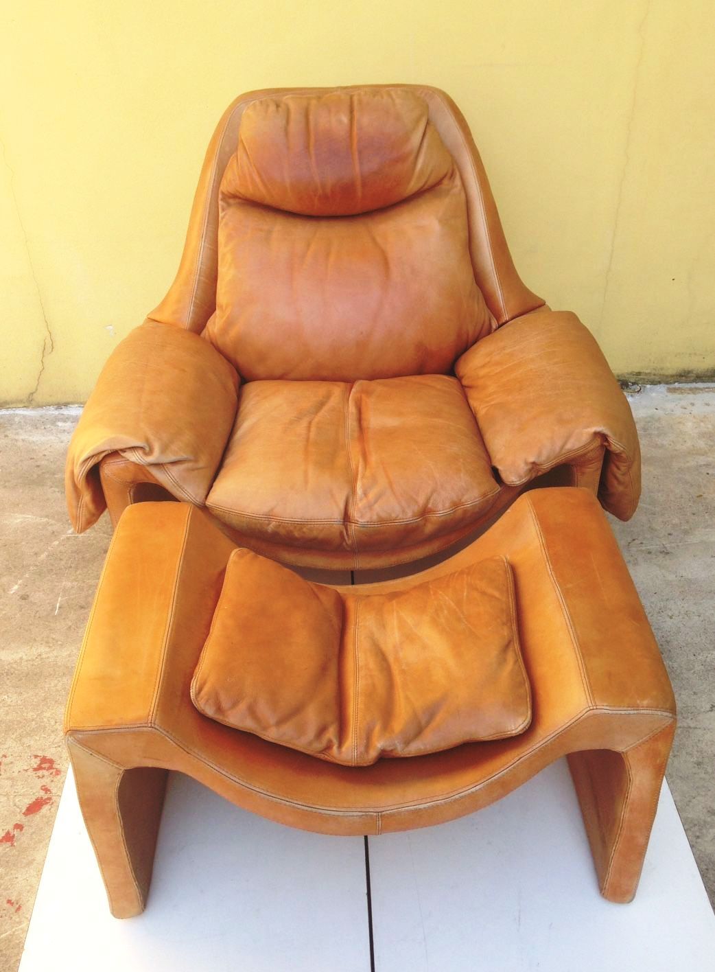 1970s Rare Vittorio Introini for Saporiti Lounge Chair and Ottoman For Sale 2